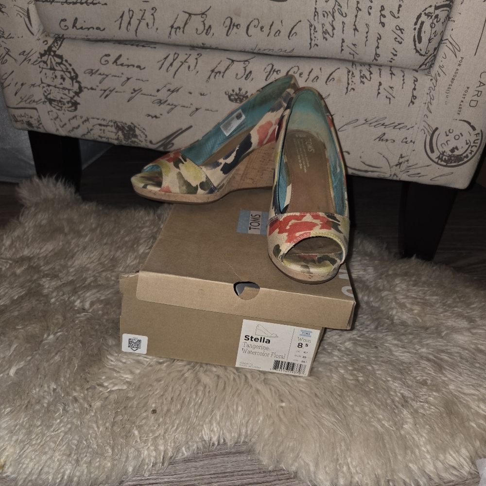 Toms Stella Floral Peep-Toe Wedges